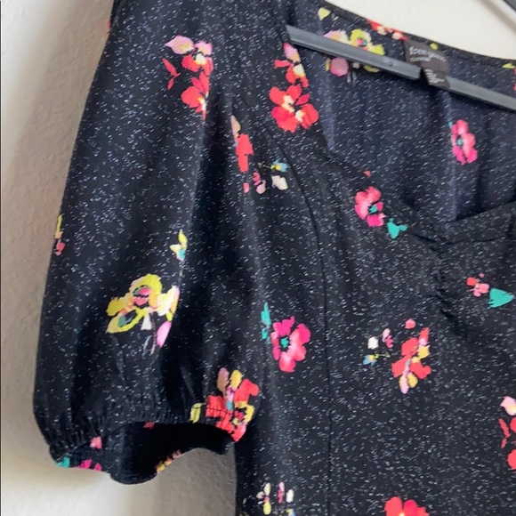 Nordstrom puff sleeves top - Picture 4 of 5